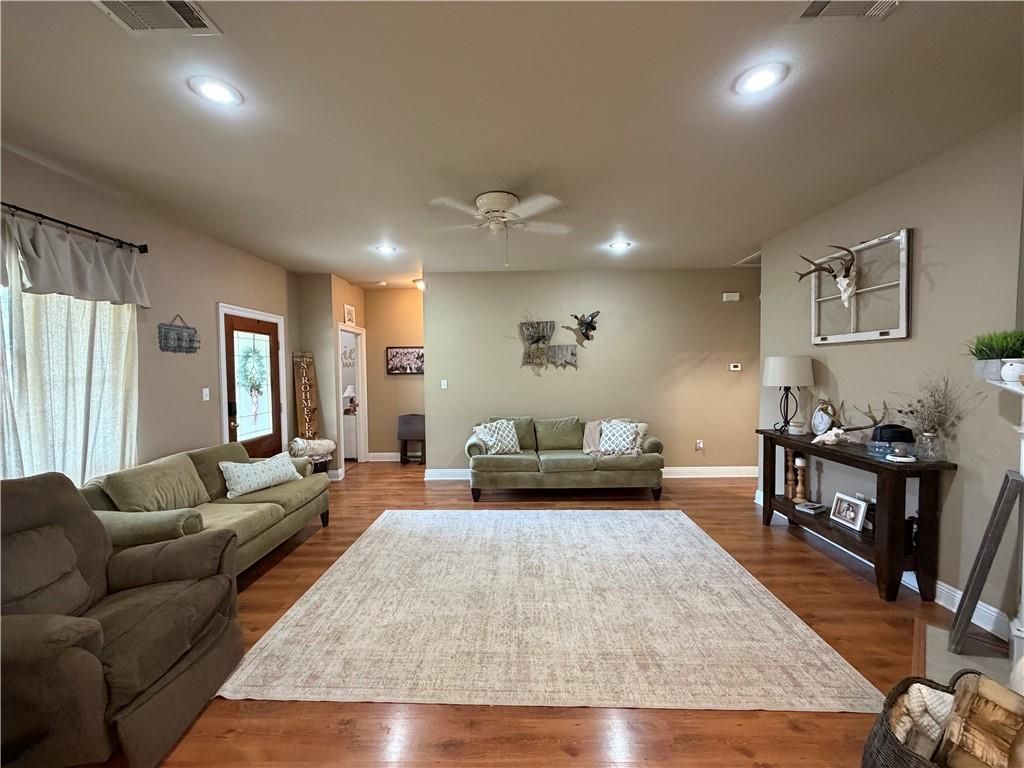 18857 HANK Drive  Ponchatoula, LA 70454