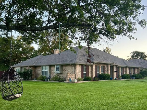 601 Highland Oaks Street , Mount Vernon, TX 75457