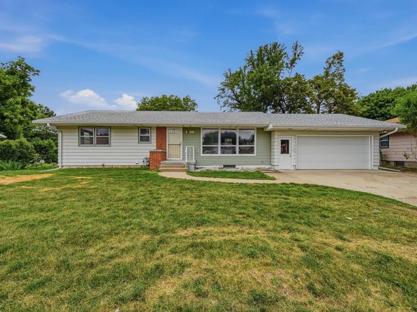 3311 S Lakeport, Sioux City, IA 51106