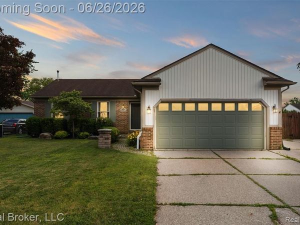 16380 Sudbury Court, Macomb Twp, MI 48044