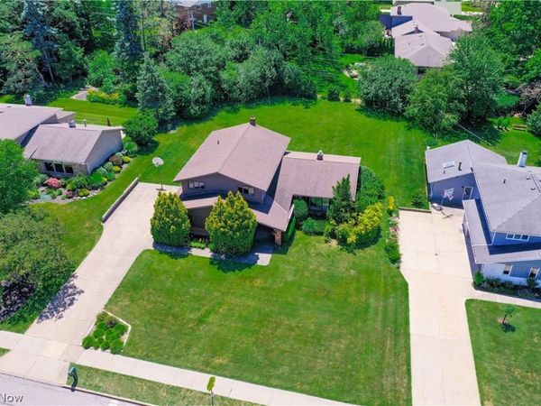 24390 Fairmount Boulevard , Beachwood, OH 44122