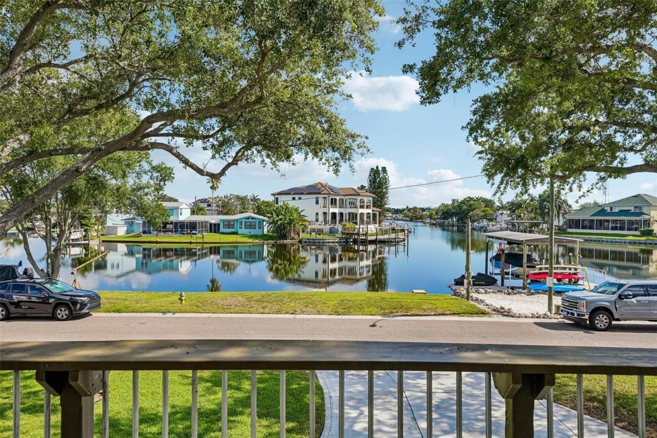 300 90th Avenue Ne, Saint Petersburg, FL 33702 Photo