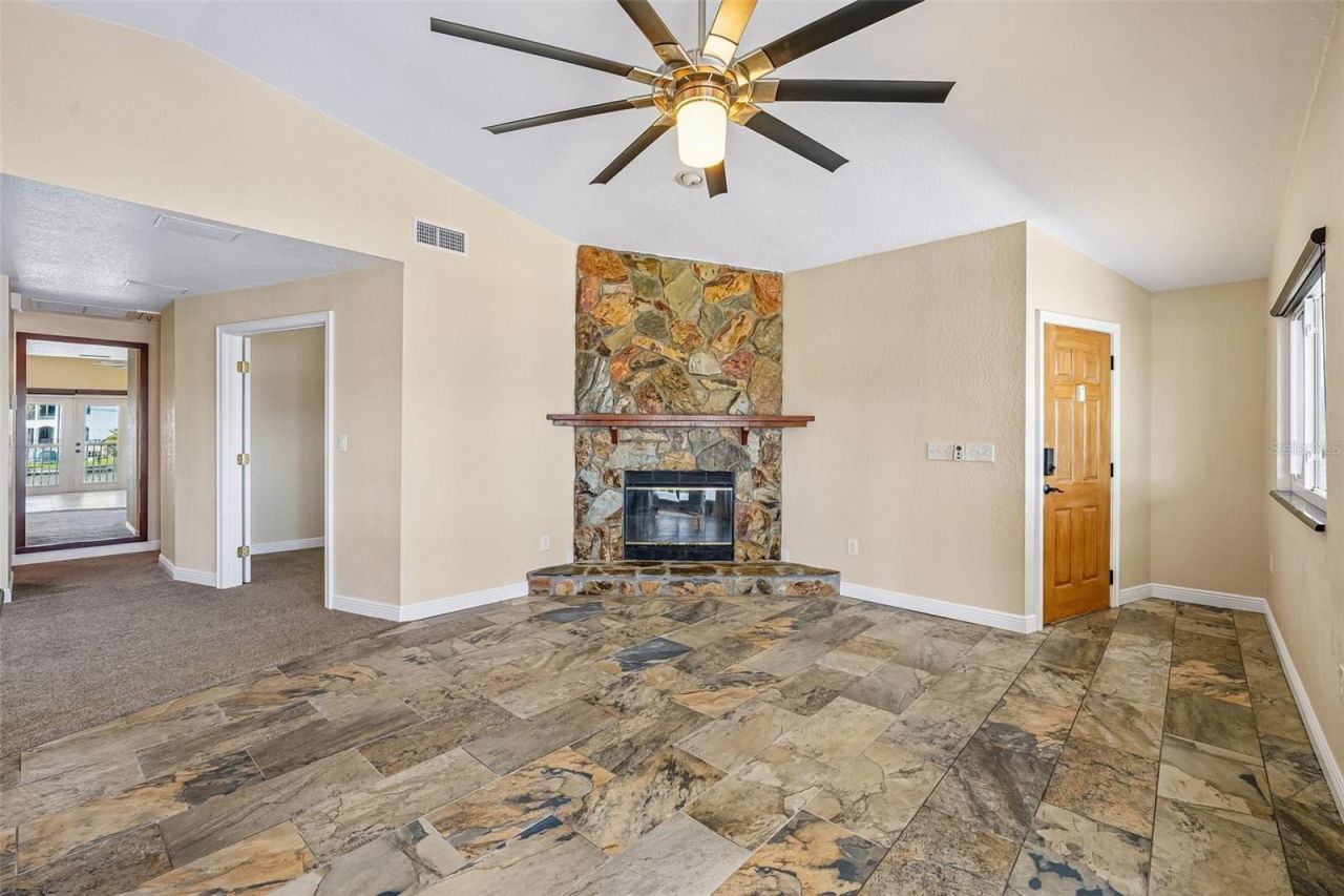 300 90th Avenue Ne, Saint Petersburg, FL 33702 Photo
