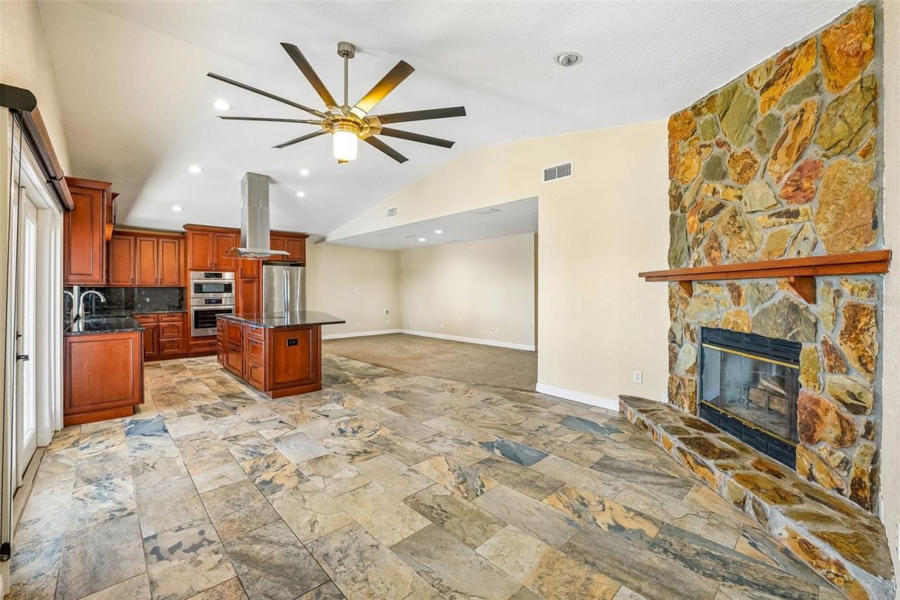 300 90th Avenue Ne, Saint Petersburg, FL 33702 Photo