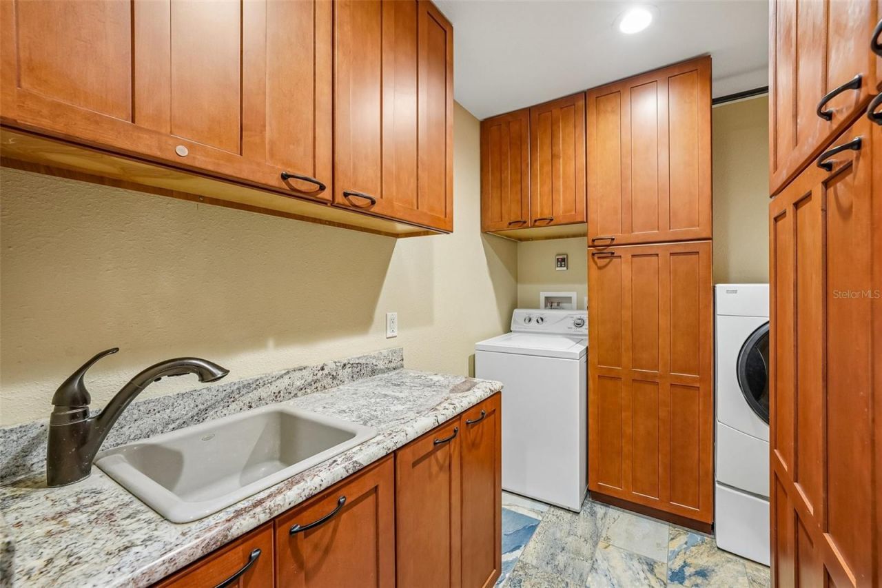 300 90th Avenue Ne, Saint Petersburg, FL 33702 Photo
