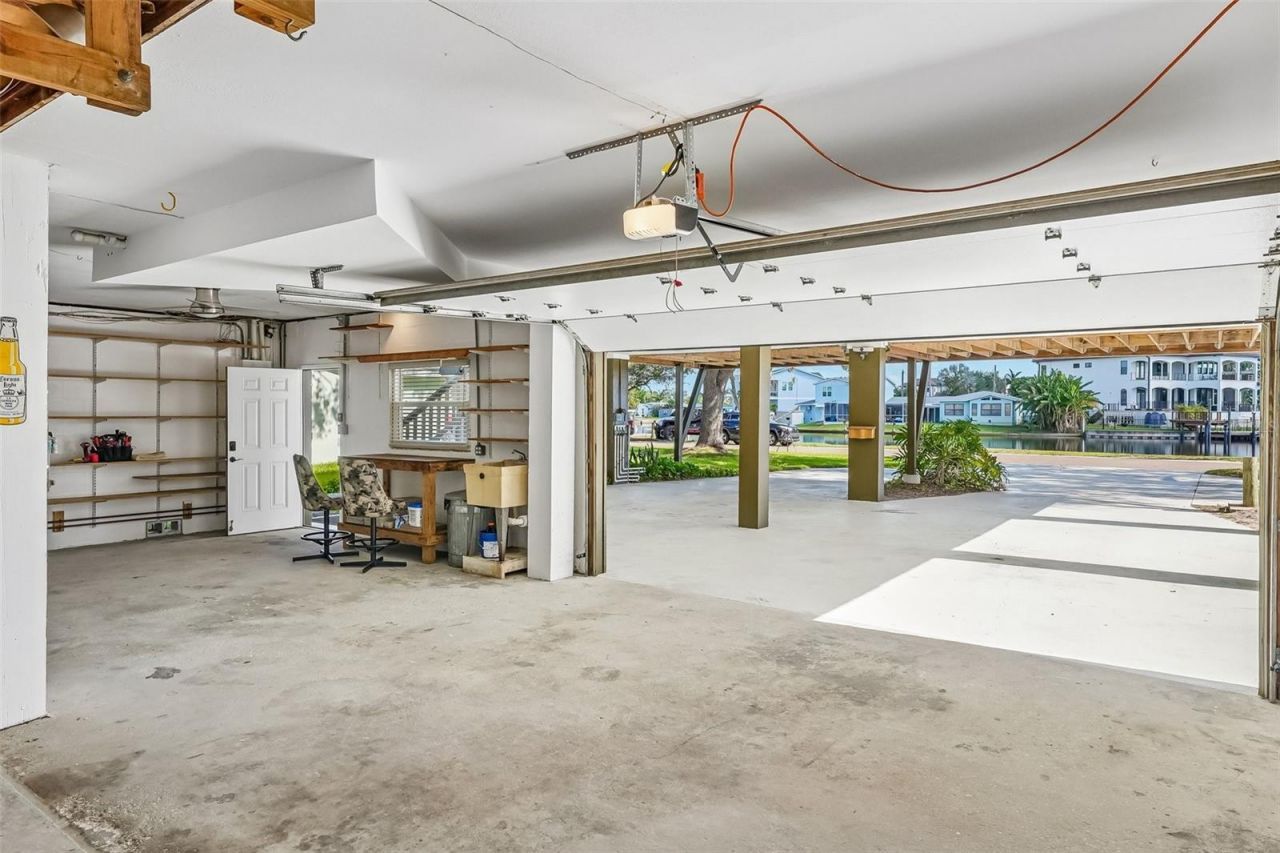 300 90th Avenue Ne, Saint Petersburg, FL 33702 Photo
