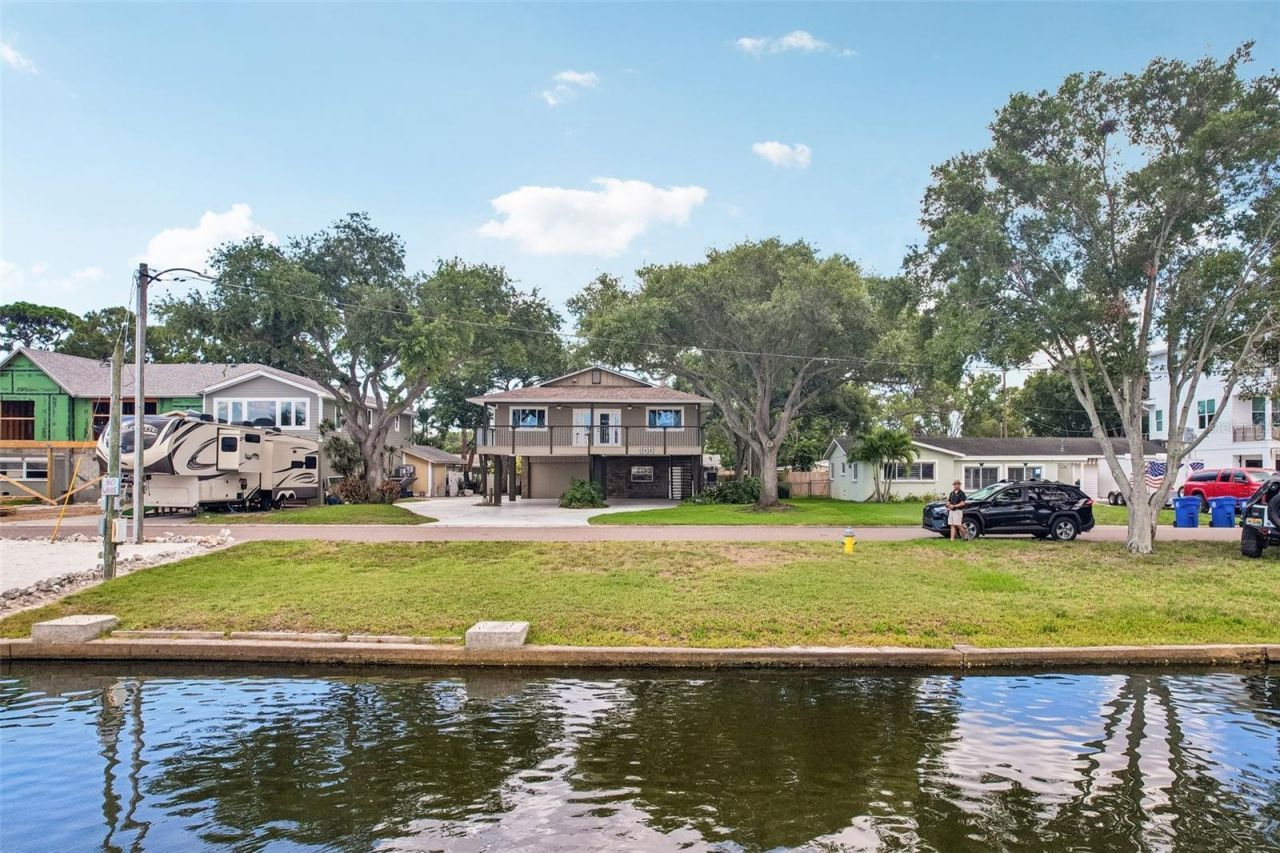 300 90th Avenue Ne, Saint Petersburg, FL 33702 Photo