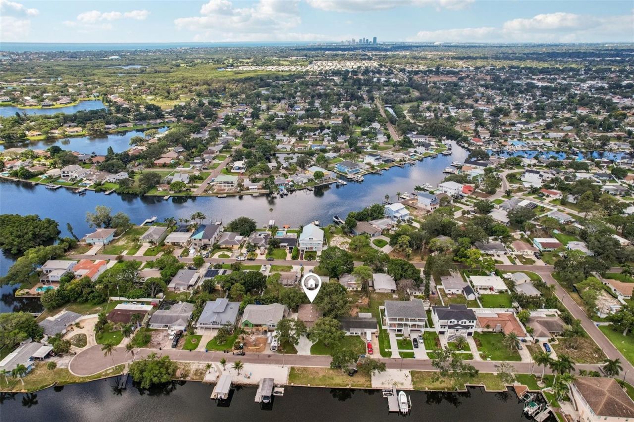300 90th Avenue Ne, Saint Petersburg, FL 33702 Photo