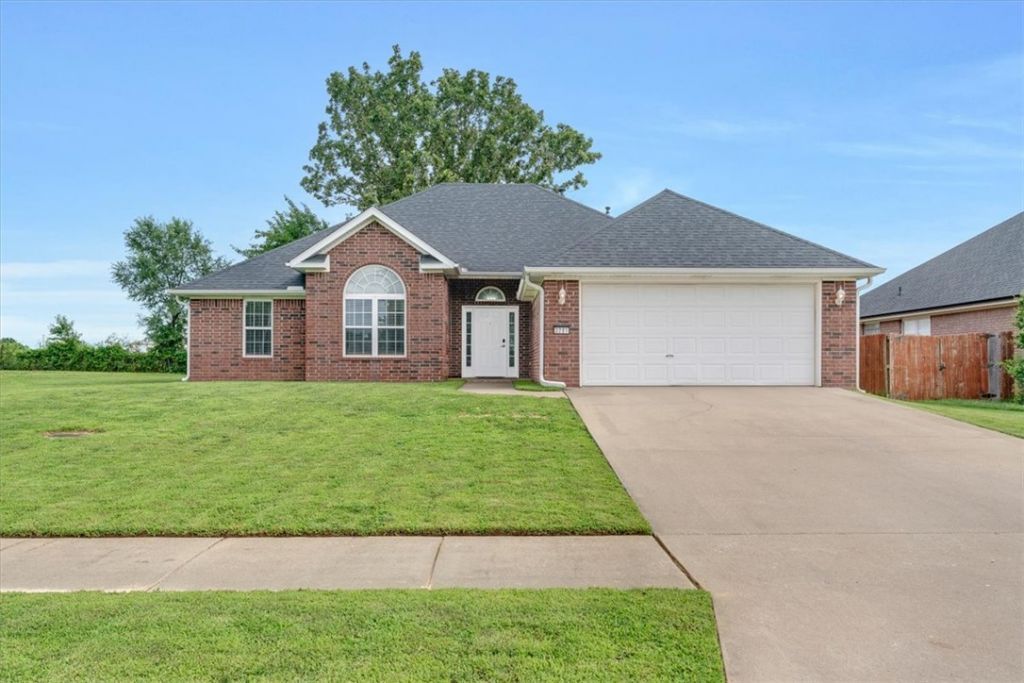 3201 6th Street, Bentonville, AR 72712 Main Photo
