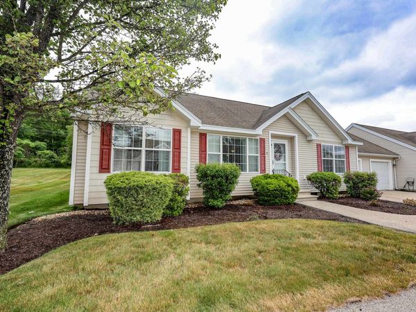 8 Cedar Street, Unit 8, Hooksett, NH 03106
