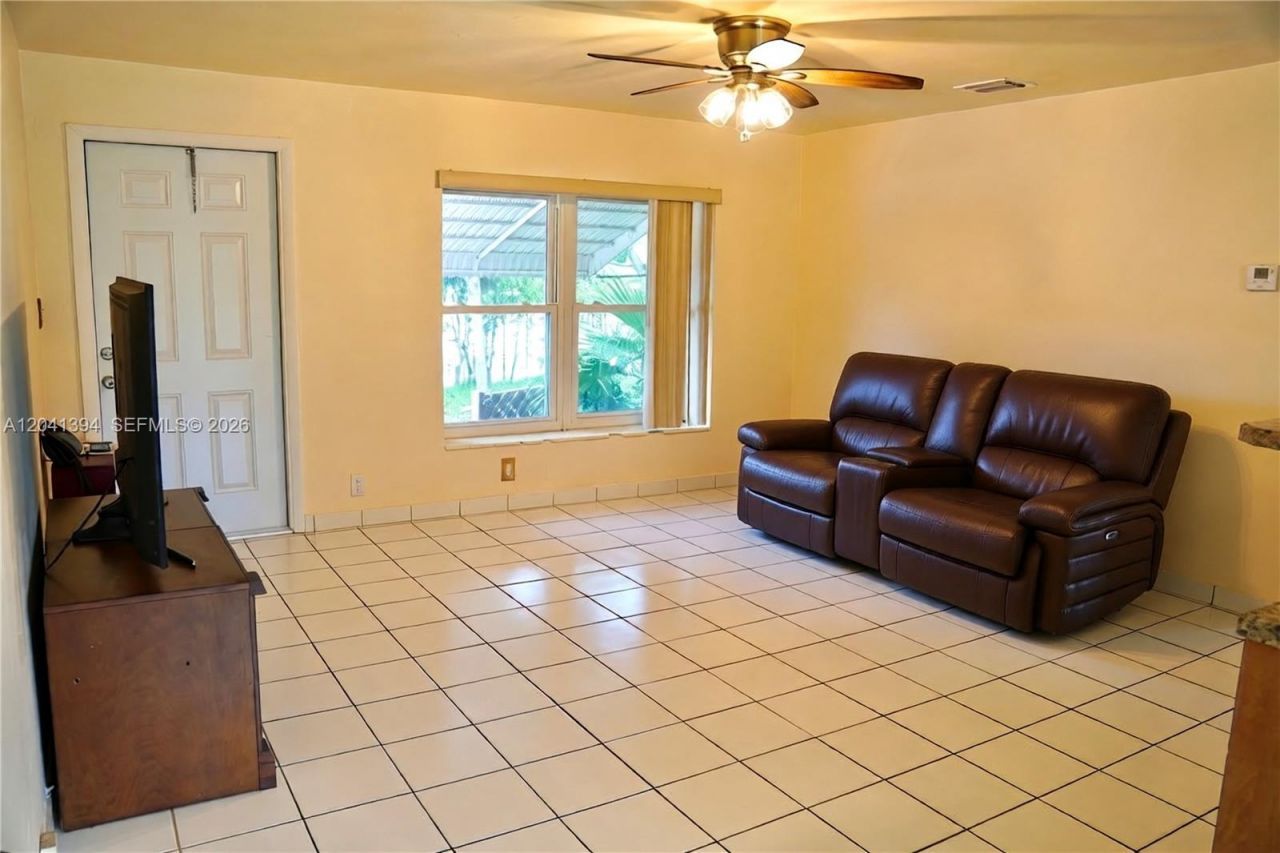 6701 Harding St, Hollywood, FL 33024 Photo