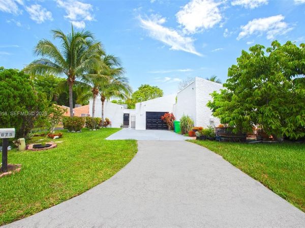 9675 NW 26th Pl, Unit 5, Sunrise, FL 33322