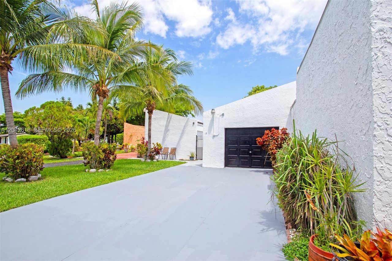 9675 NW 26th Pl, Unit 5, Sunrise, FL 33322 Photo