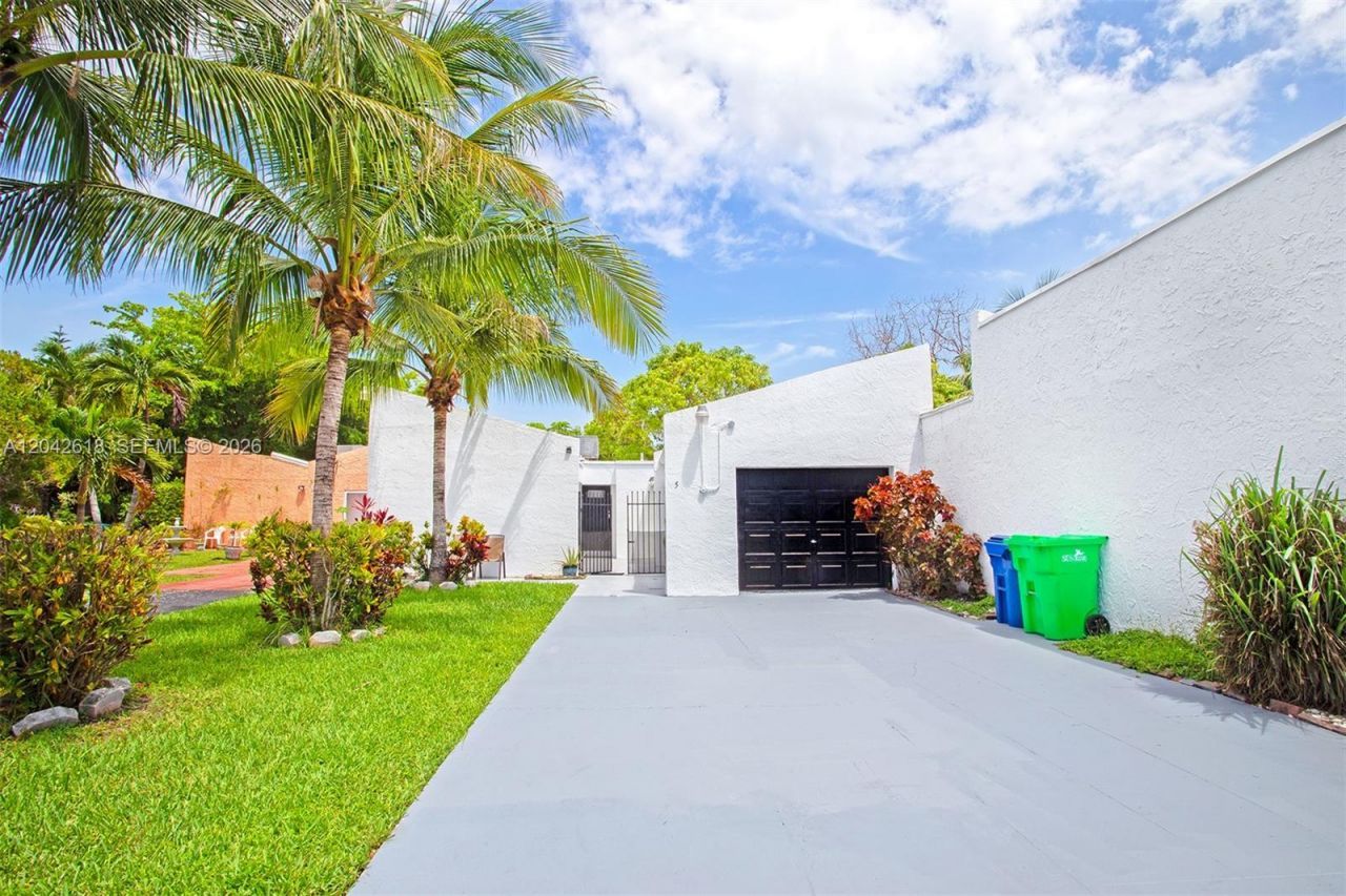 9675 NW 26th Pl, Unit 5, Sunrise, FL 33322 Photo