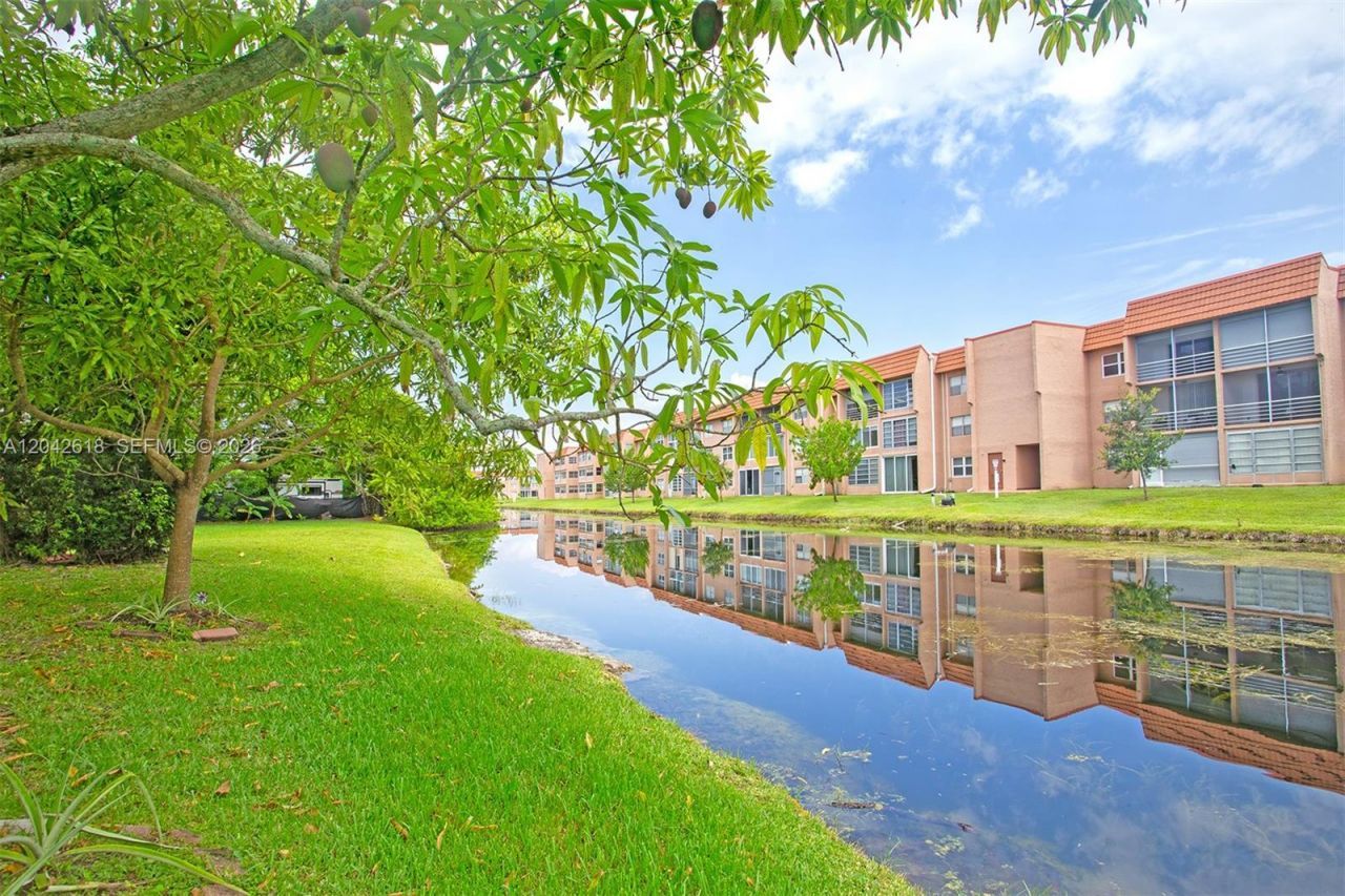 9675 NW 26th Pl, Unit 5, Sunrise, FL 33322 Photo