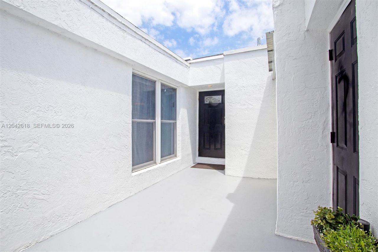 9675 NW 26th Pl, Unit 5, Sunrise, FL 33322 Photo