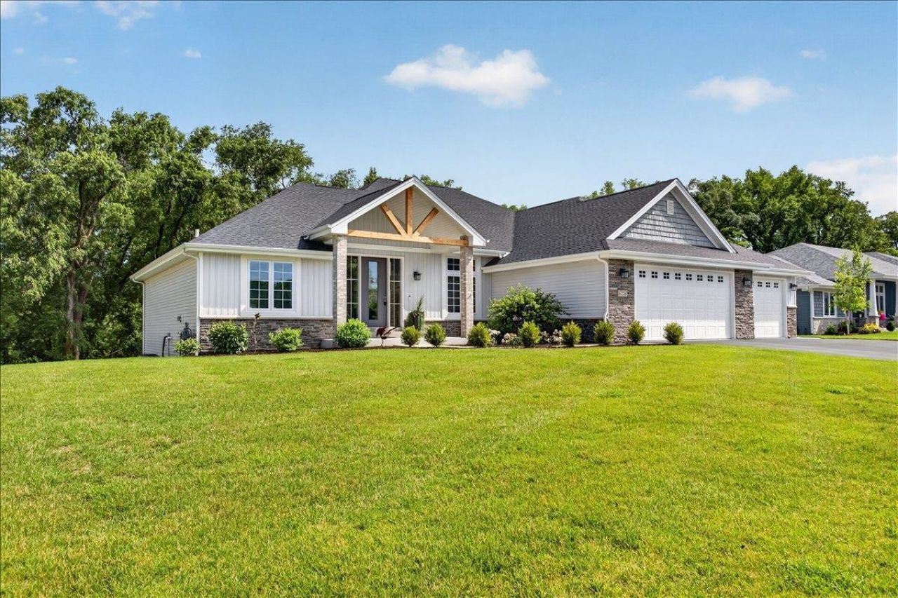 6226 Hathaway Trail, Roscoe, IL 61073 Main Photo