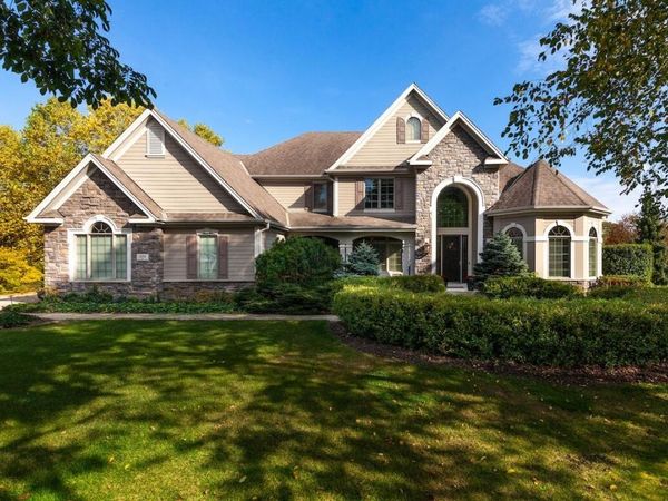 1194 Four Winds Way, Hartland, WI 53029