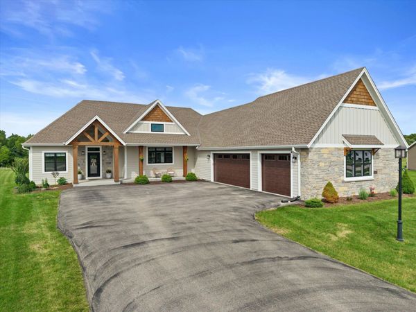 S86W34670 Knoll Rd, Eagle, WI 53119