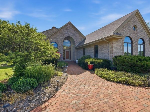 W291S5279 Ridgefield Rd, Genesee, WI 53189