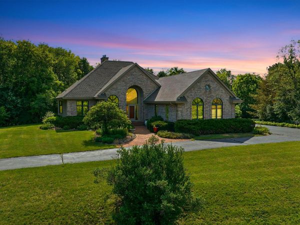W291S5279 Ridgefield Rd, Genesee, WI 53189