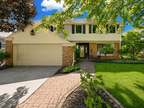 6120 N Kent Ave, Whitefish Bay, WI 53217