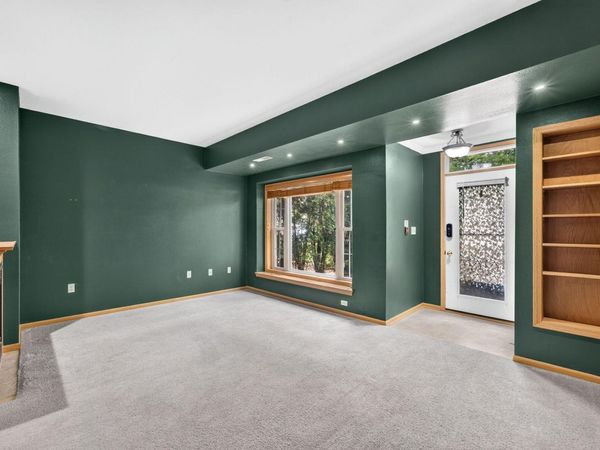 6195 Walnut Ln, Unit 68, Cudahy, WI 53110