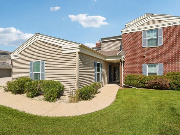 N16W26539 Tall Reeds Ln, Unit A, Pewaukee, WI 53072