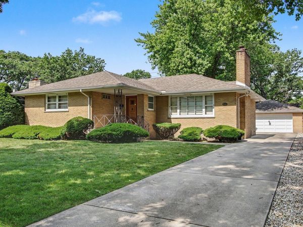 8510 Crestwood Avenue , Munster, IN 46321