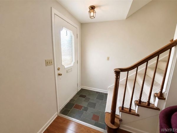 40 Hamlin Sq , Amherst, NY 14221