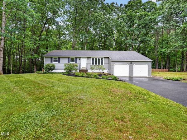 8 Cedarcrest Drive, Saratoga Springs, NY 12866