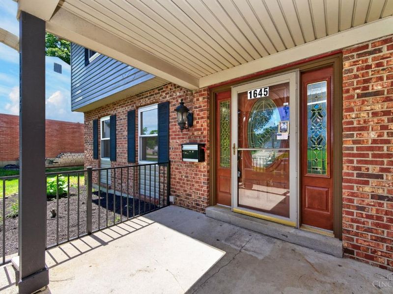 1645 Mandarin Court, Forest Park, OH 45240 Photo 5
