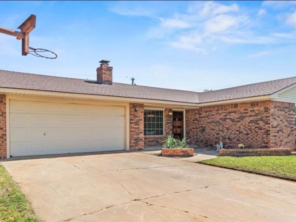 537 Sunset Drive, Watonga, OK 73772