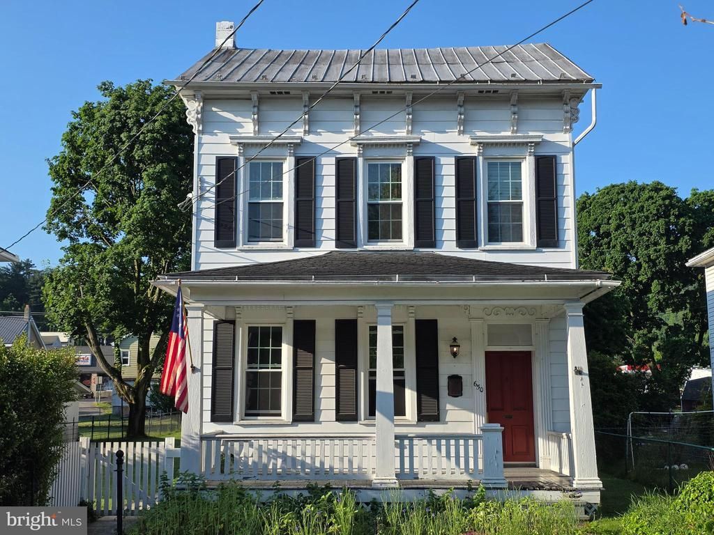 650 N 2ND STREET , LYKENS, PA 17048