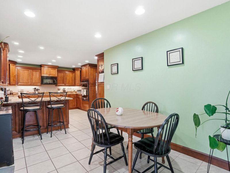 3752 Mayfair Drive, Grove City, OH 43123 Photo 10