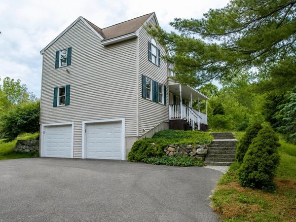 4 Bingham Circle, Sandown, NH 03873