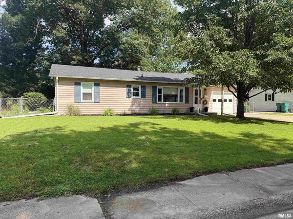 203 Jana Road, Macomb, IL 61455