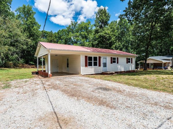 5424 Glenview Drive, Hickory, NC 28602