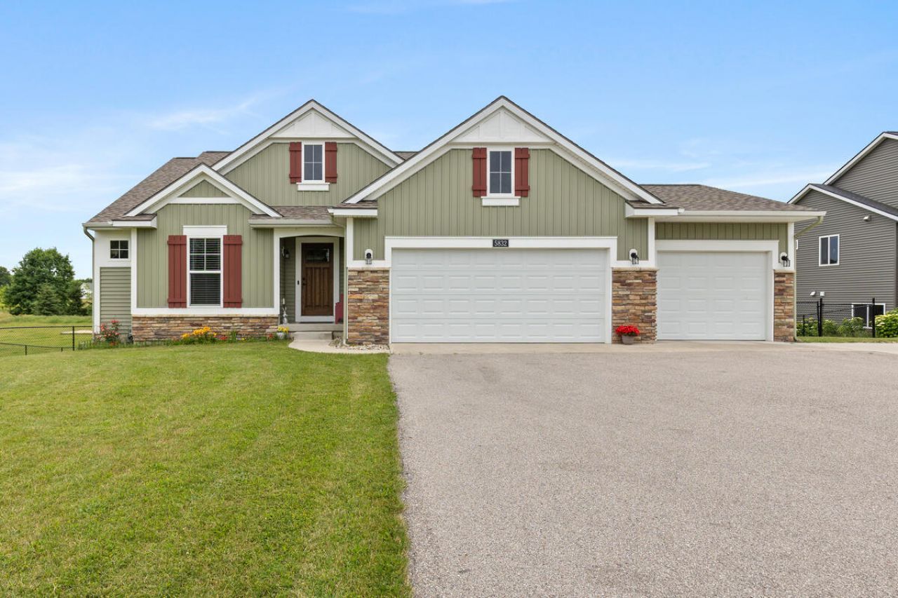 5832 Thornapple River Drive Se, Grand Rapids, MI 49512 Main Photo