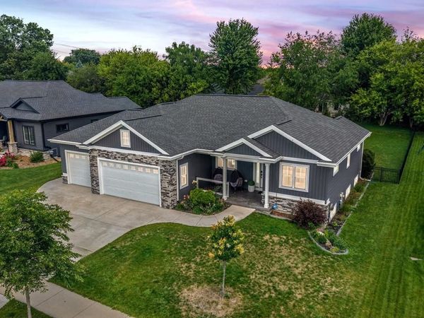 816 Damascus Trail, Cottage Grove, WI 53527