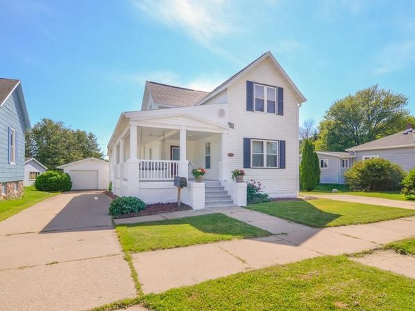 416 MAIN STREET, Oconto, WI 54153