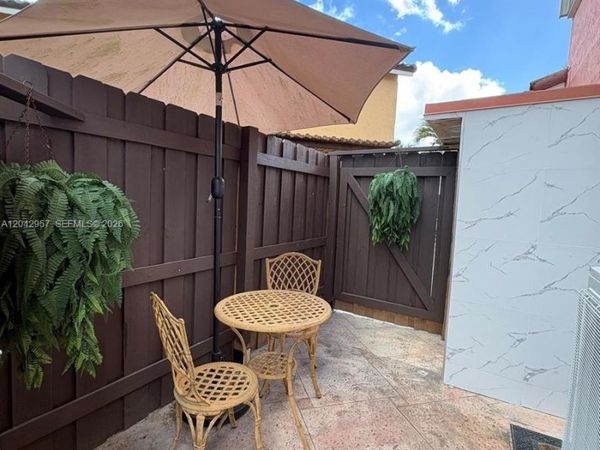15470 SW 47th St , Miami, FL 33185