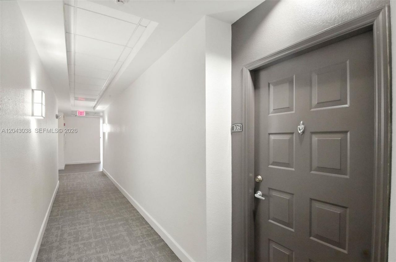 6001 SW 70th St , Unit 108, South Miami, FL 33143 Photo