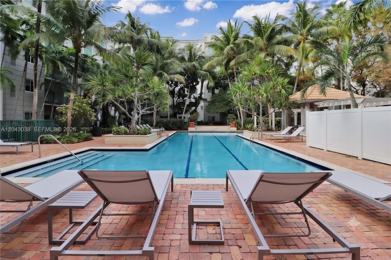 6001 SW 70th St , Unit 108, South Miami, FL 33143 Photo