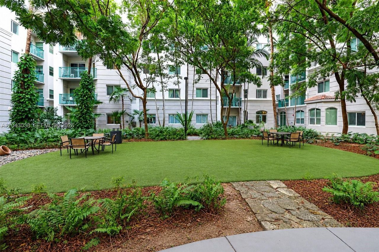 6001 SW 70th St , Unit 108, South Miami, FL 33143 Photo