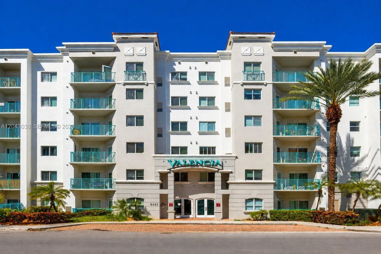 6001 SW 70th St , Unit 108, South Miami, FL 33143 Photo