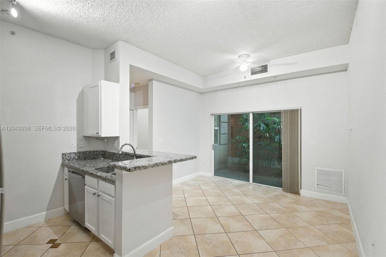 6001 SW 70th St , Unit 108, South Miami, FL 33143 Photo