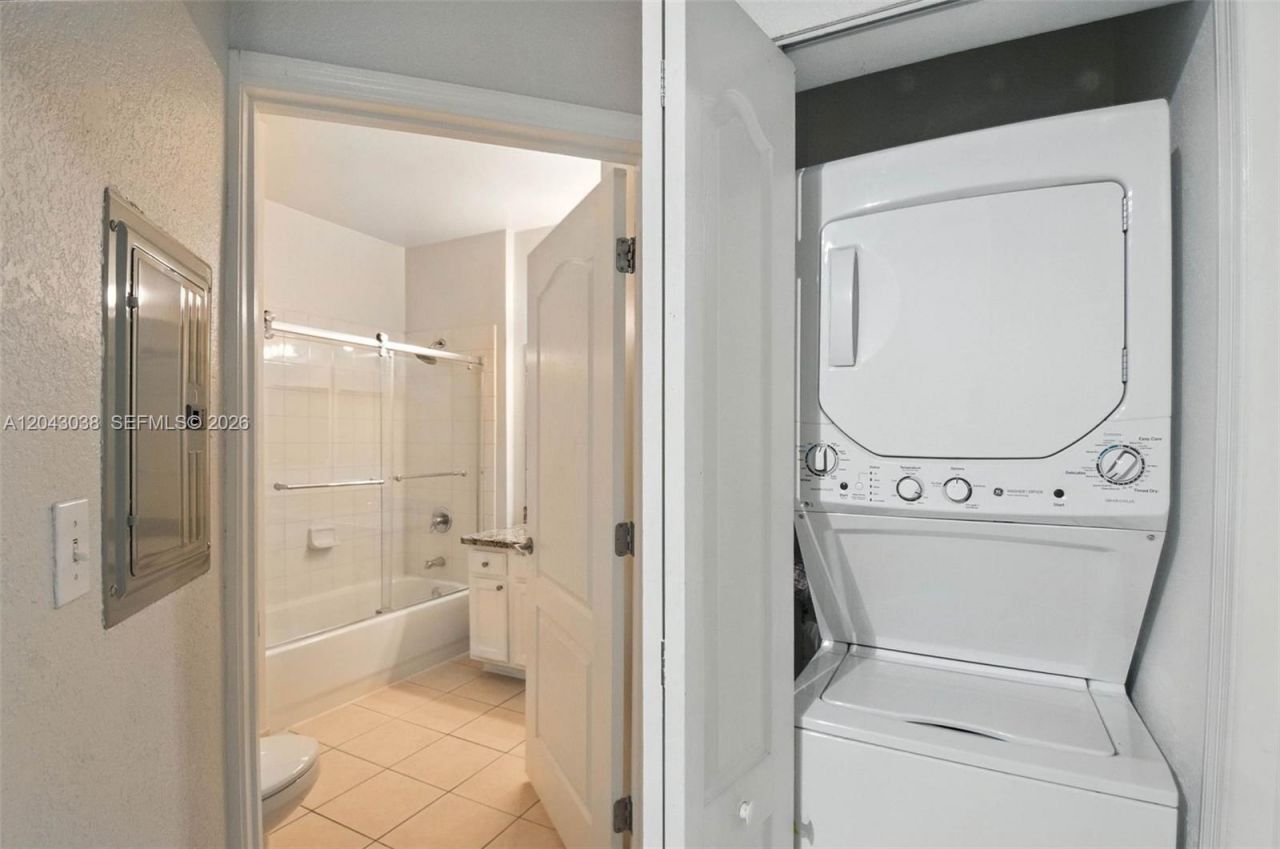 6001 SW 70th St , Unit 108, South Miami, FL 33143 Photo