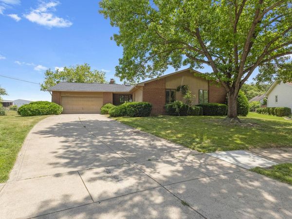 5650 Ramblewood Court , Columbus, OH 43235