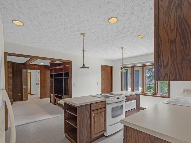 5650 Ramblewood Court, Columbus, OH 43235 Photo 9